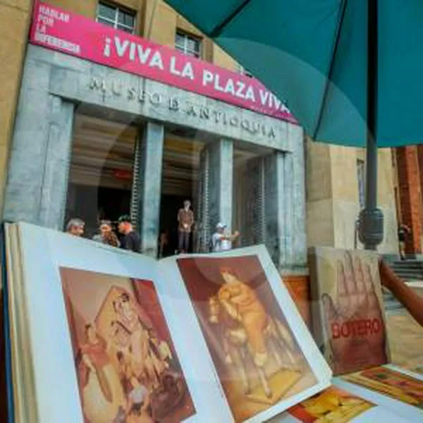 Homenaje a Fernando Botero en Medellín ayudó al incremento en las ventas de los comerciantes de la plaza Botero. El aumento fue del 70 %.