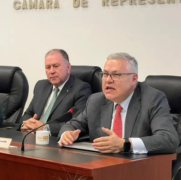 Gobierno de Colombia le pidió a los congresistas trabajar más días para que no se estanque los proyectos de ley. Podrían sesionar de lunes a jueves.