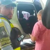 El insólito caso quedó captado en video. 