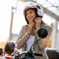 Abren cursos de conducción de moto gratis para mujeres: así puede aplicar