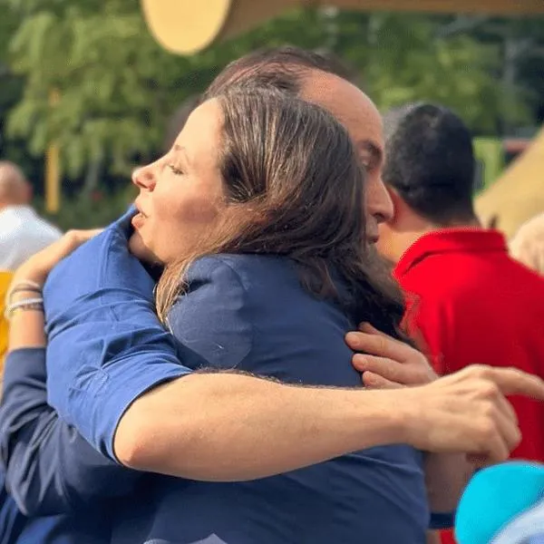 Diana Rojas se unió a la campaña de Alejandro Eder y expertos explican las consecuencias para la competencia.