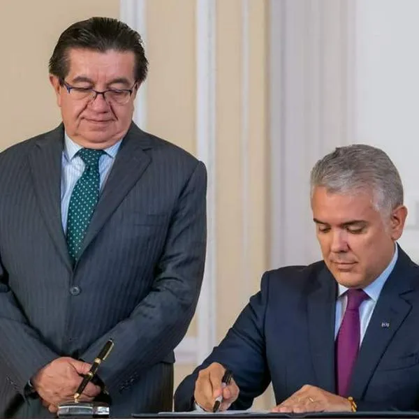 Iván Duque salió a defender al exministro Fernando Ruiz por la demanda que le interpuso el Gobierno Petro por medicamentos. 