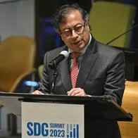 Gustavo Petro rechazó violencia contra la revista Semana.