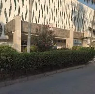 Herida adolescente que cayó desde el balcón de un edificio en Cartagena