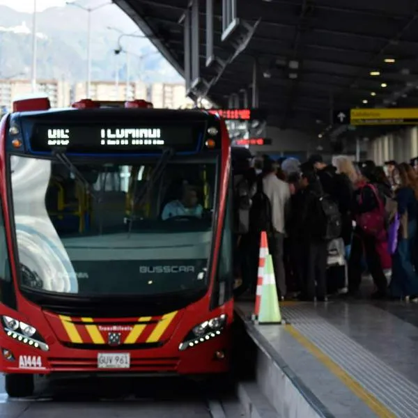 Foto de Transmilenio, en nota de que en Bogotá hoy, por bloqueo en ese sistema, qué explicación dio Alcaldía de Bogotá.