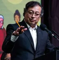Foto de Gustavo Petro, en nota de que el presidente, por Elecciones, preocupa por posible intervención en política