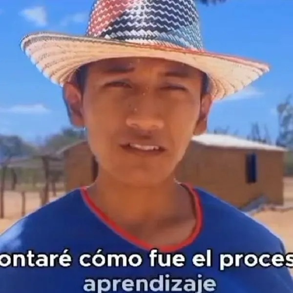 Joven indígena colombiano aprendió 6 idiomas viendo tutoriales; uno es complicado de hablar.