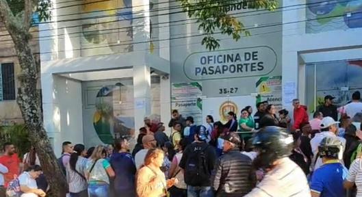 En Santander no van a dejar de entregar pasaportes