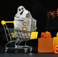 El dólar hoy arrancó mes en Colombia con susto que se pegó con Halloween. La moneda se disparó y subió más de 50 pesos. 