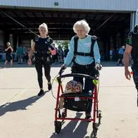 La historia de Dorothy Hoffner, mujer de 104 años que saltó desde 4.000 metros de altura