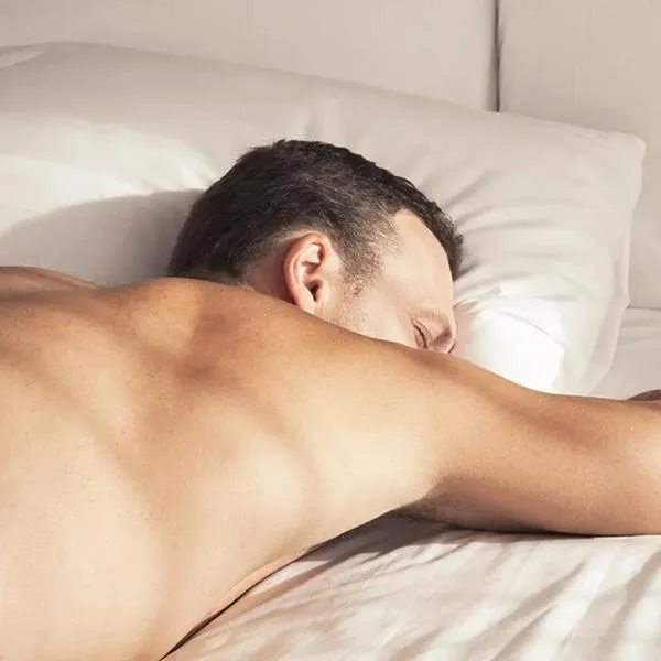 Beneficios de dormir desnudo