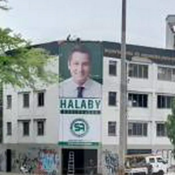 A candidato a la Gobernación de Antioquia le robaron el contador y lo dejaron sin luz en la sede de campaña
