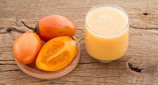 Beneficios de tomar jugo de tomate de árbol en ayunas, ¿sirve para adelgazar?