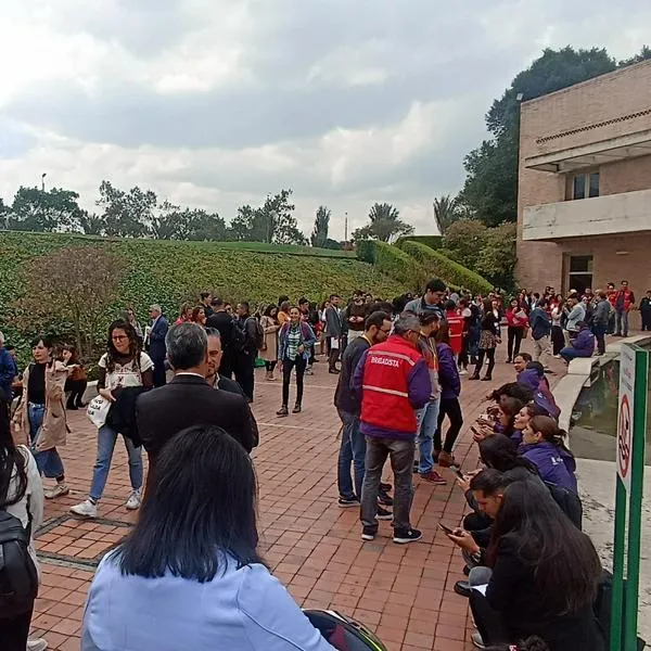 Así se desarrolló el simulacro de evacuación en Bogotá y otras ciudades. Los videos demostraron qué tanta participación hubo en la actividad. 