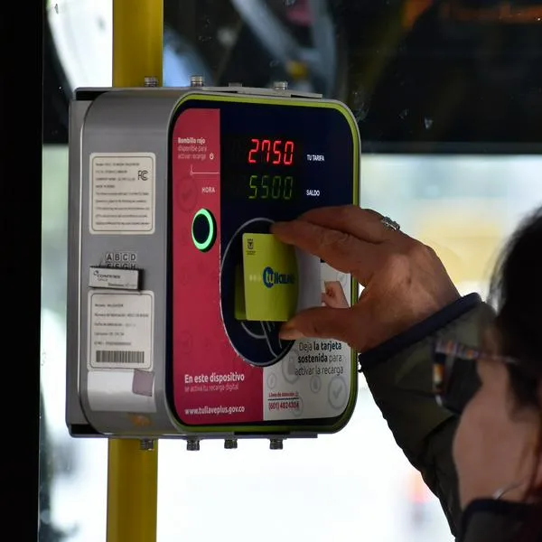 Al Transmilenio se puede entrar con tarjetas de varios bancos, no solo con la 'Tullave'.