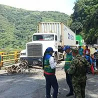 Comunidades indígenas anuncian bloqueos en la vía a Buenaventura en los próximos días