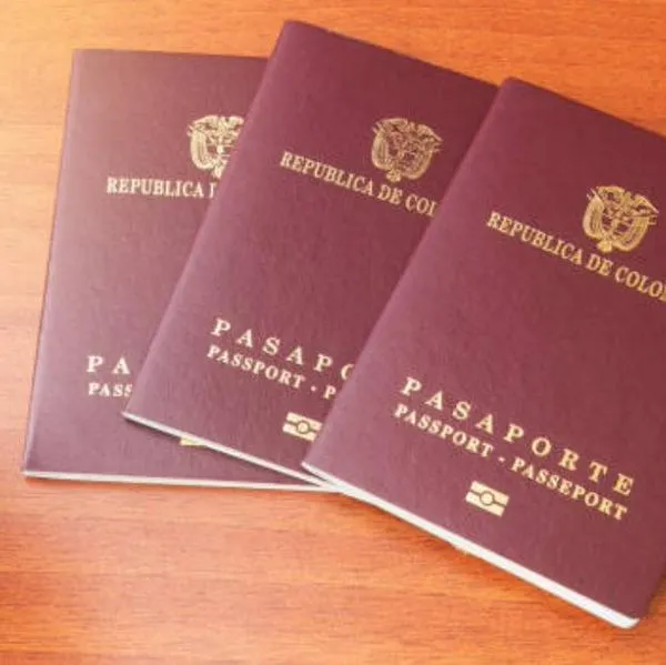 Cómo sacar el pasaporte si estoy fuera de Colombia y cuánto dinero cuesta