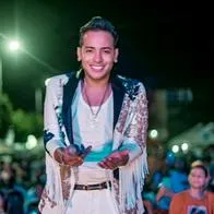 Orlando Liñán, de Canal RCN, fue agredido en concierto por fanático borracho