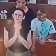 En plena misa, madre e hija roban cartera: no hay derecho 