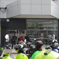 Nuevo caso de fleteo en Bogotá, en el barrio Normandía. A una mujer la golpearon y le robaron 19 millones de pesos que sacó de un banco.