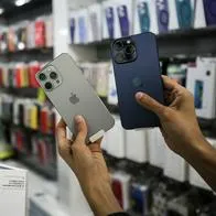 En estos establecimientos comerciales se consigue el iPhone 15 Pro más económico en Colombia. 