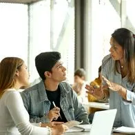 Hombres también dicen que son víctimas de acoso en Colombia y explican cómo han sido sus vivencias. Dicen también que poco los oyen. 