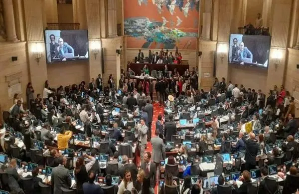 Reforma pensional en Colombia: advierten riesgos por ponencias del Gobierno y Partido de la U