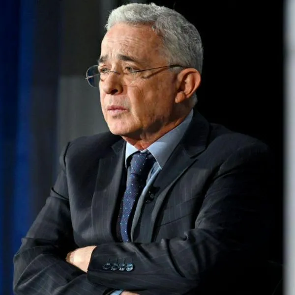 Álvaro Uribe Vélez iría a juicio por los delitos de soborno y fraude procesal