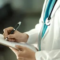 Un representante del Centro Democrático sacudió al Ministerio de Salud al revelar un audio de que la reforma a la salud iría por decreto.