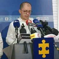 El fiscal general, Francisco Barbosa, se mostró molesto por la salida de uniformados de la Dijín. Pide explicaciones y pregunta ¿quién dio la orden?