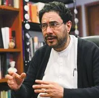 El senador Iván Cepeda explicó que el fiscal, Francisco Barbosa, ha evitado que Álvaro Uribe vaya a juicio por manipulación de testigos.