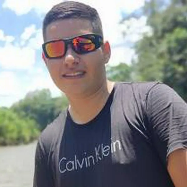 Joven de 22 años fue asesinado en un billar del parque central de Quimbaya, Quindío. Dos motorizados le dispararon sin mediar palabra.
