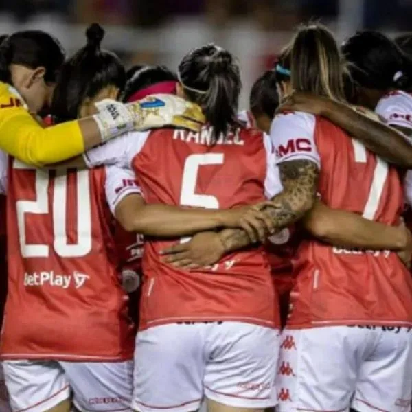 Santa Fe femenino recibiría sanción de Conmebol por culpa de sus hinchas