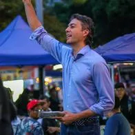 Daniel Quintero estaría pensando en lanzarse como candidato presidencial en 2026, según dijo su esposa Diana Osorio. No descartarían vivir en Bogotá. 