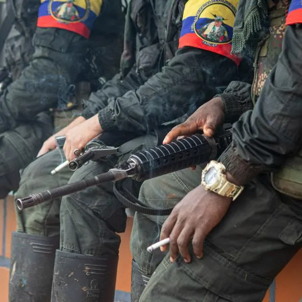 Disidencias de las Farc estarían defendiendo el multimillonario negocio de la cocaína en Colombia a punta de carros bombas.