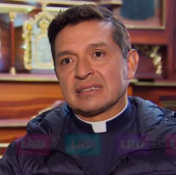 El padre 'Chucho' dice que podría quedarse atrapado en guerra de Israel, en la que se encuentra con otros 100 colombianos peregrinos. 