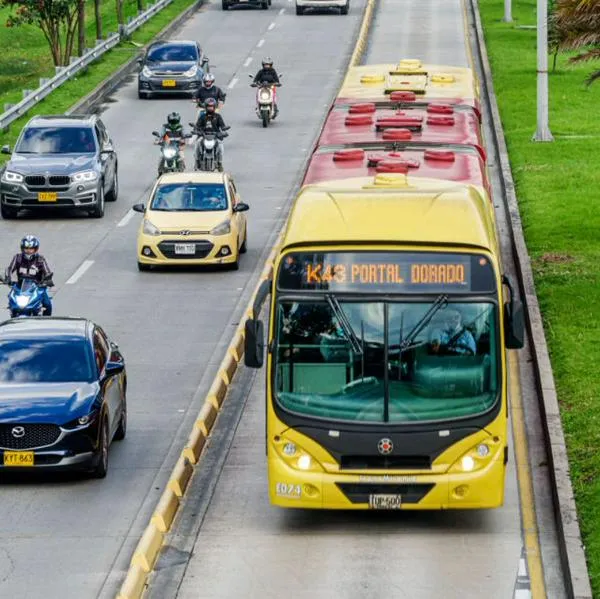 Disturbios en calle 26, de Bogotá, obligan a cierre de Transmilenio hoy