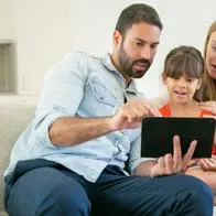 ¿Cómo activar el control parental en dispositivos para controlar el acceso a los menores?