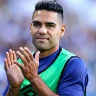 Radamel Falcao García y Sergio Ramos fueron protagonistas en el partido entre Sevilla y Rayo Vallecano. El español tuvo un gesto de reconocimiento.