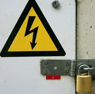 Menor de 12 años en Cúcuta murió electrocutada luego de abrir la puerta de su casa. Un cable defectuoso hizo contacto con la superficie provocando el hecho.