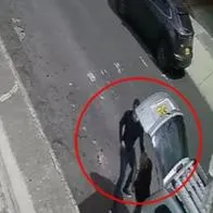 Violento atraco en el norte de Bogotá. Ladrones intimidaron a un hombre y le robaron más de 15 millones de pesos en objetos y a plena luz del día.