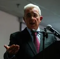 Álvaro Uribe le dió latigo a la reforma a la salud del presidente de Colombia, Gustavo Petro, asegurando que se debe trabajar para buscar un mejor gobierno,