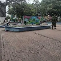 128 familias en el sur de Bolívar están confinadas por enfrentamientos entre el 'Clan del Golfo' y el ELN. Piden presencia del Ejercito de Colombia.