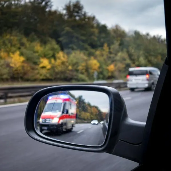 Con estas opciones de los espejos retrovisores puede evitar choques y complicaciones en los carros.