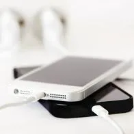 Gastar más rápido la vida de la batería, mayor consumo de energía y más son las principales consecuencias.