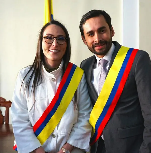 Martha Serrano, condecorada con la Magna Cruz Bolivariana por su trabajo social