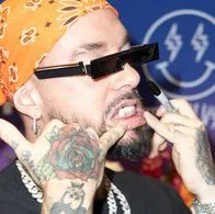 J Balvin sacó una canción con Young Miko y Jowell y Randy llamada 'Dientes', por la que recibió burlas por el nombre y críticas.