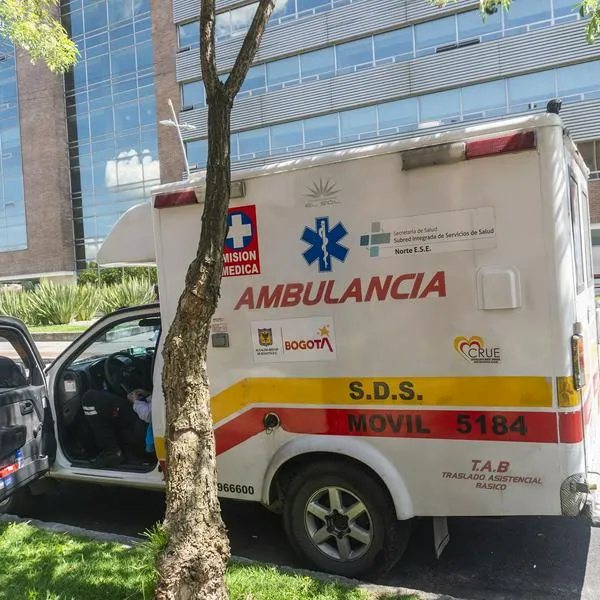 Trabajadores de ambulancias en Colombia no tienen un salario fijo.
