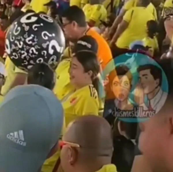 Pareja hizo la revelación de género de su bebé en el partido Colombia vs. Uruguay.