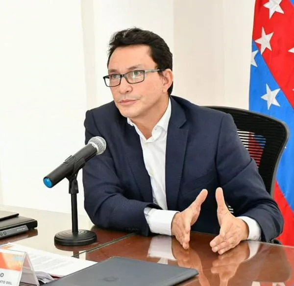Carlos Caicedo renunció a Gobernación de Magdalena, como Daniel Quintero